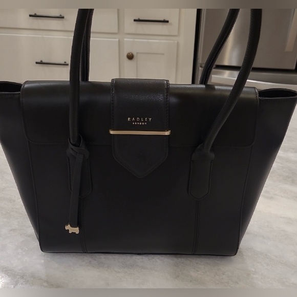 RADLEY LONDON Handbags - Radley London EUC All Leather Tote